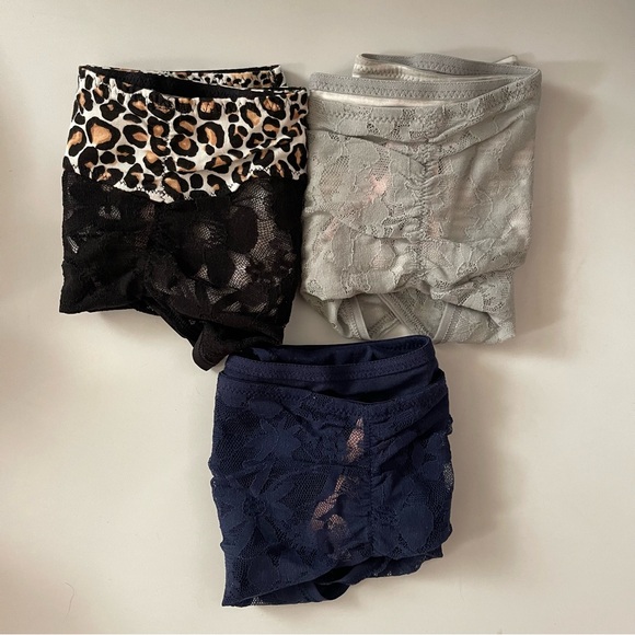 Victoria’s Secret Underwear M - Picture 1 of 5